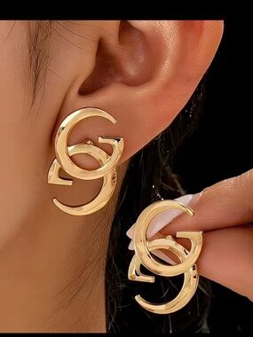 Gold Interlocking  Earrings - Women Jewelry